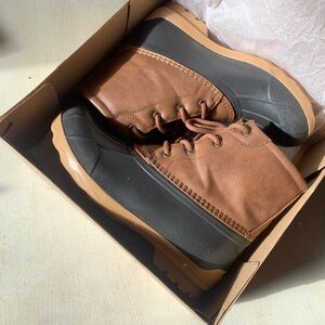 EUC Sperry Port Tan/Brown Rain/Snow Boots with Lace-Up Design - Boys 4M (w/ box)